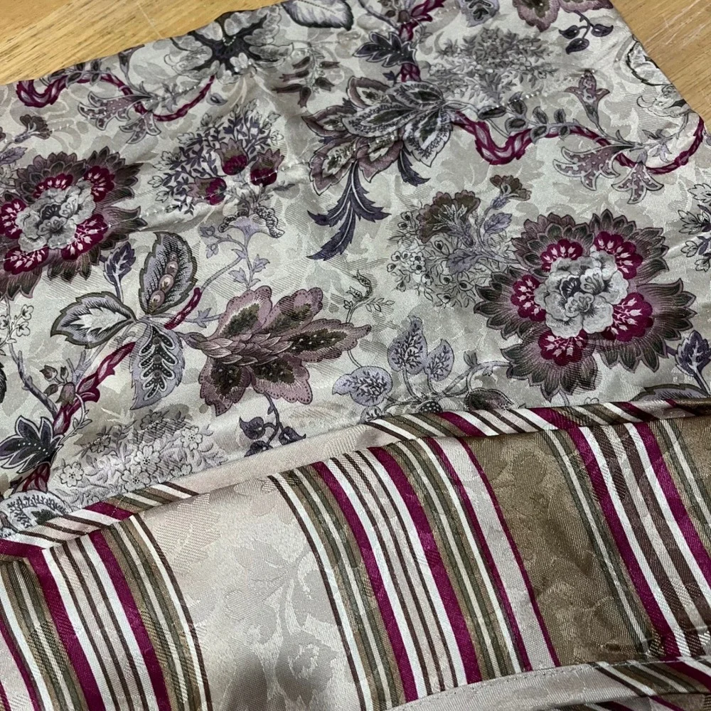 Waverly Mavarra Floral Striped Window Valance Burgundy Scalloped 52x18‎
